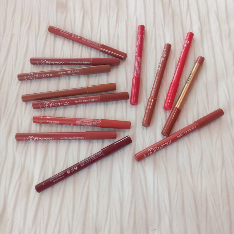 رژلب مدادی کیفیت عالی در رنگهای متنوع
