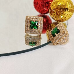 انگشتر طلاروس جواهری نگین سبز و نگین قرمز مدل خرم سلطان
