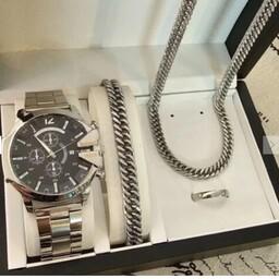 ساعت مچی مردانه برند دیزل شاخدار نقره ای همراه دستبند کارتیر و حلقه و گردنبند