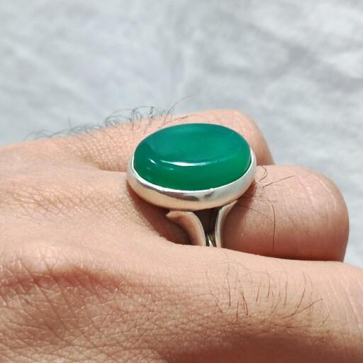 انگشتر نقره خوش دست با عقیق سبز با کیفیت 