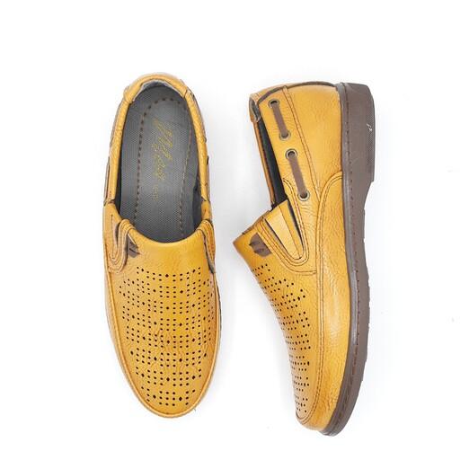 کفش تابستانی مردانه چرم اداری و کاملا دوردوخت رنگ لیمویی  محصول غرفه مشهد کفش ارسال رایگان به سراسر کشور 220169 