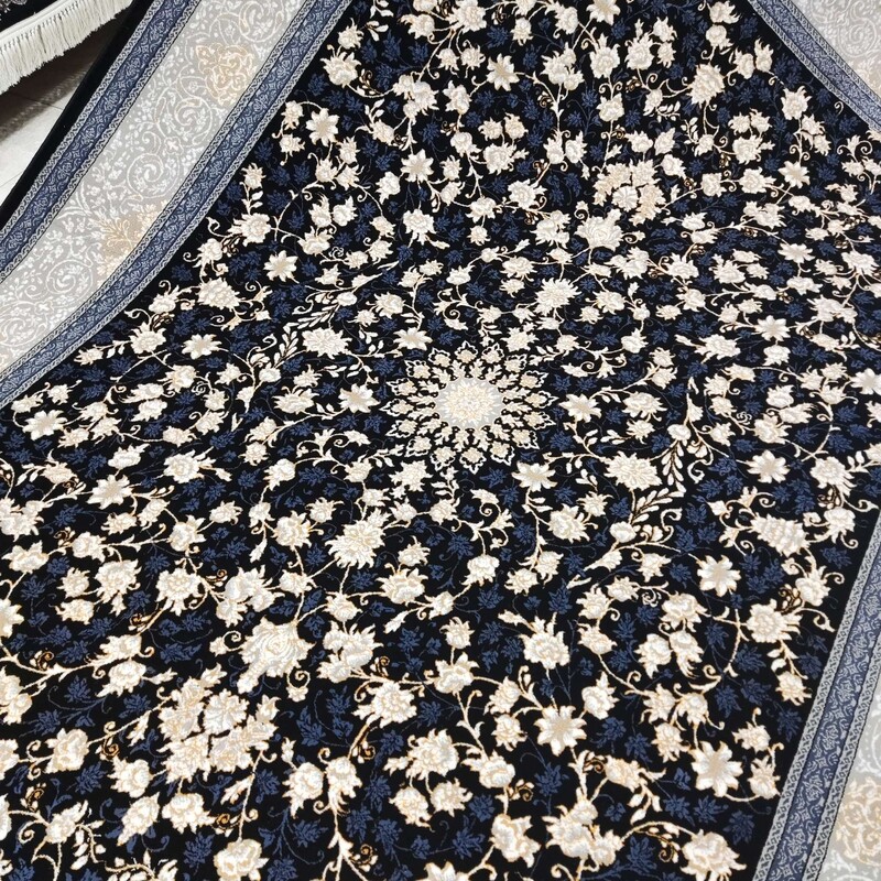 فرش افشان طلاکوب زمینه سرمه ای 700شانه 6 متری برند نگین مشهد