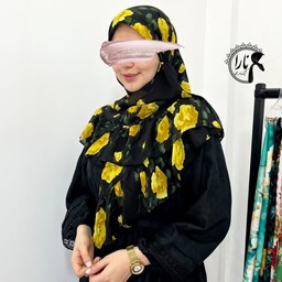 روسری حریر ژورژت مدل چین دار زمینه مشکی با گل زرد