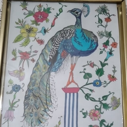 تابلو نقاشی. طرح طاووس و گل و برگ پیرامونی.تماما کار دست.تکنیک مداد رنگی روی کاغذ.دارای ریزه کاری فراوان. 