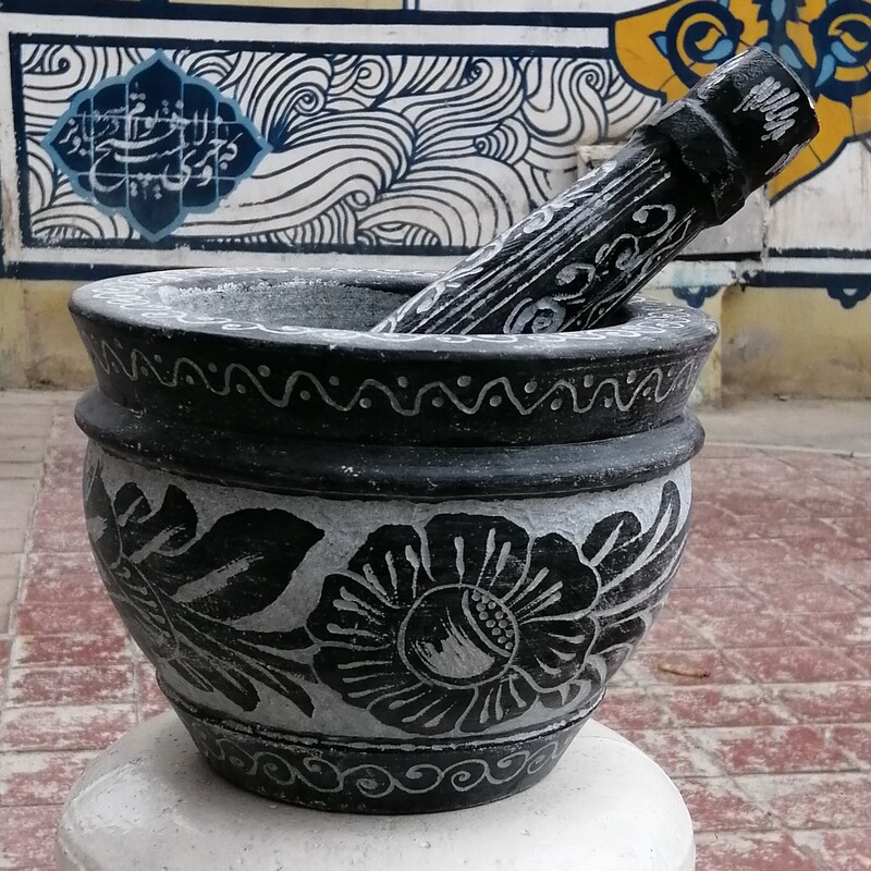 هاون سنگی  بزرگ قلم کاری شده سوغات اصیل مشهد مقدس    
