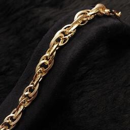 دستبند طرح زنجیری یا بافت مارک معروف شین (sheen) ترکیب رح خال خالی و ساده ، رنگ طلایی ، استیل رنگ ثابت و کاملا مشابه طلا