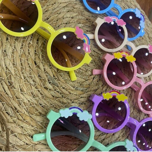 عینک آفتابی وارداتی دخترونه در طرح رنگین کمان و رنگ های پاستیلی و جذاب