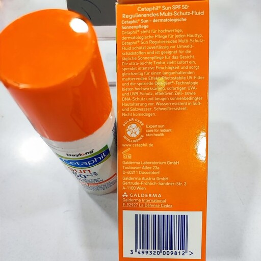 کرم ضد آفتاب بی رنگ ستافیل Cetaphil SPF50 حجم 50 میل 
