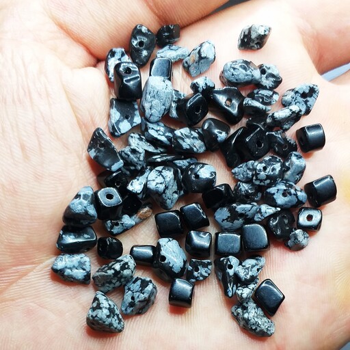 مهره سنگ آبسیدن تراش نخورده اصل و معدنی با کیفیت،رنگ و قیمت عالی(20گرم مطابق تصویر)