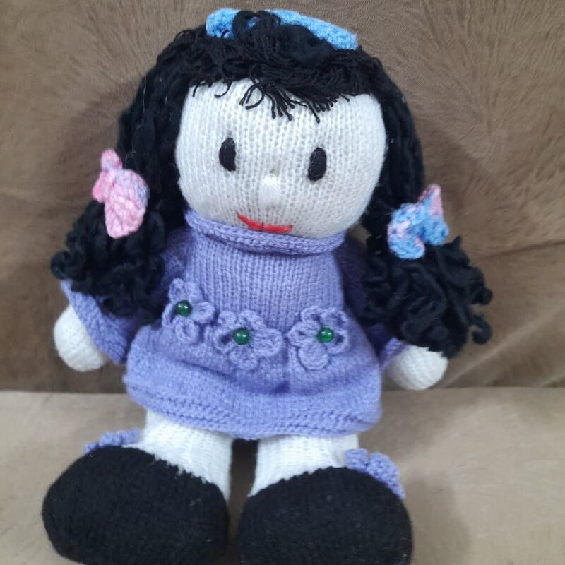 عروسک دختر بافتنی لباس بنفش - کد 9009