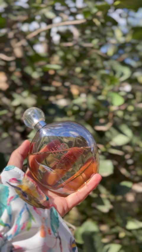 عطر ادکلن زنانه‌ خنک ماندگار جنیفر استیل