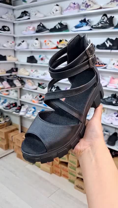 کفش تابستونی زنانه پاشنه دار طبی