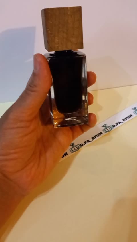 ادکلن  ناسوماتو  بلک افغان  30 میل عطر بلک افغان از10 تا 1000 گرمی سوئیسی.                     