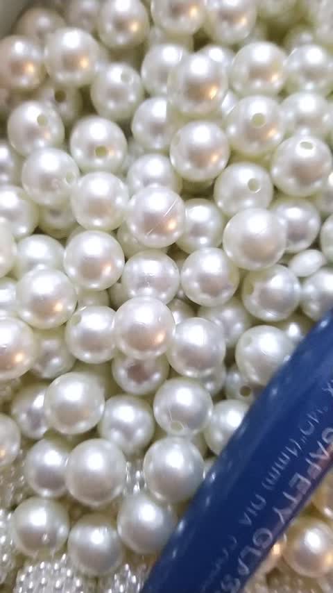 کیف مرواریدی ترکیبی مهره های تمشکی و ساده وارداتی دارای دسته و زنجیر بدون آستری