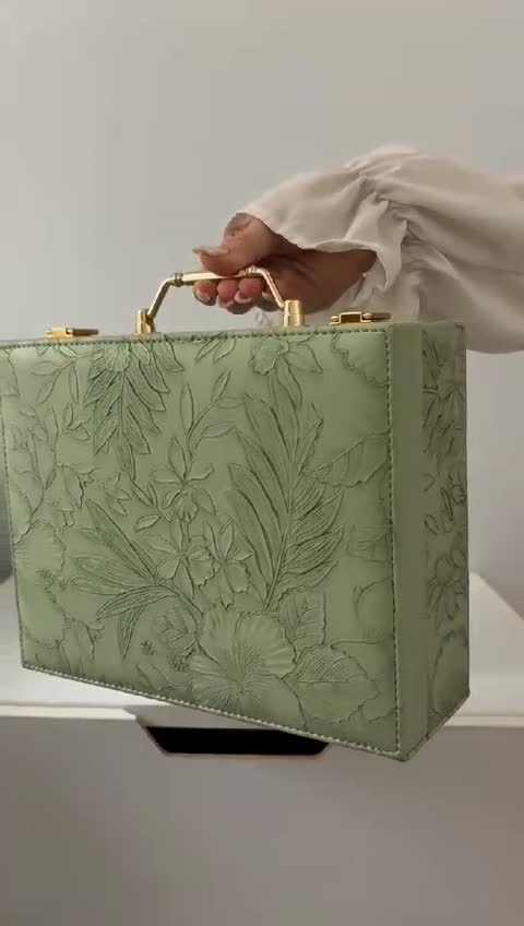 باکس جواهرات ورساچ و طرح گل
