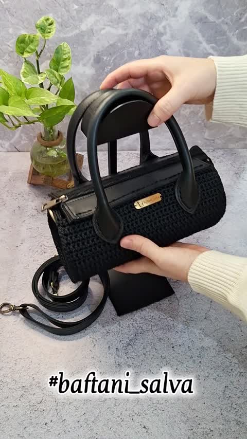 کیف مکرومه بافی استوانه ای مشکی دسته چرمی