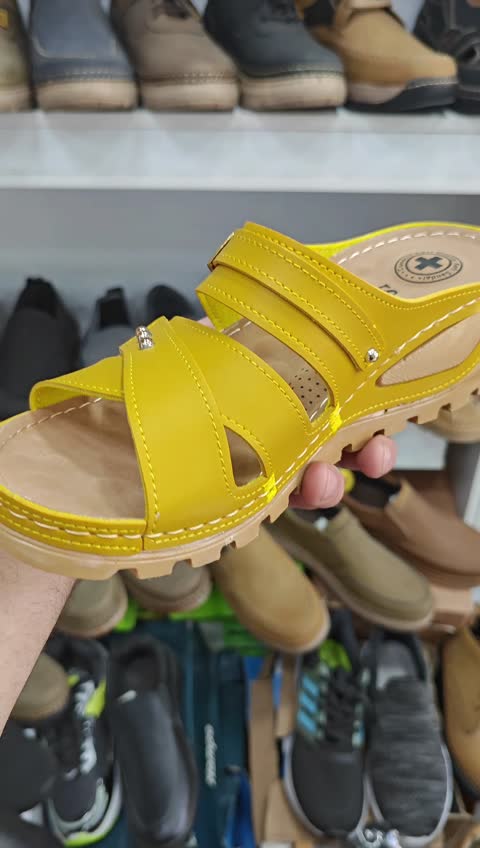 صندل پاشنه دار طبی  زرد