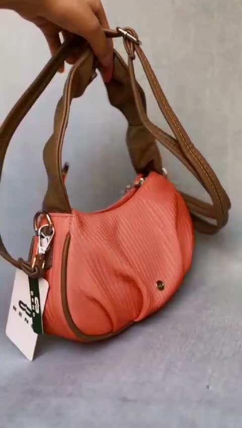 کیف دسته پیچ بنو  حک شده روی کیف