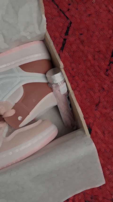 کتونی نایکی جردن وان ساقدار صورتی زنانه Nike Jordan1