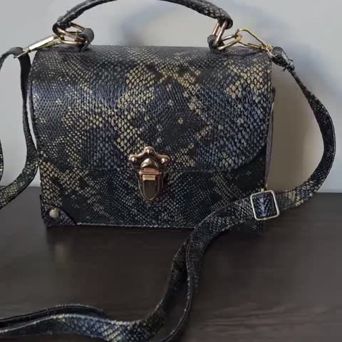 کیف دوشی پوست ماری زنانه