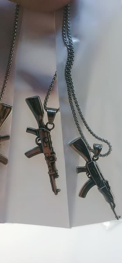 گردنبند کلاشینکف 
