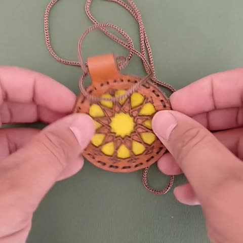 کیف دعا کردن گردنی چرم طبیعی