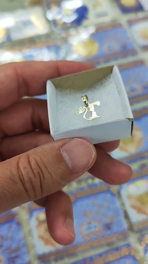 پلاک حروف انگلیسی و چهره