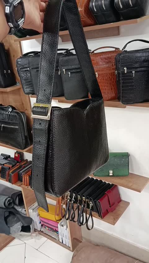 کیف دوشی زنانه چرم طبیعی کد 2049