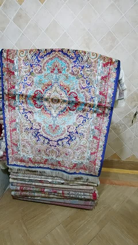 فرش ابریشم دستبافت گونه بینظیر 
