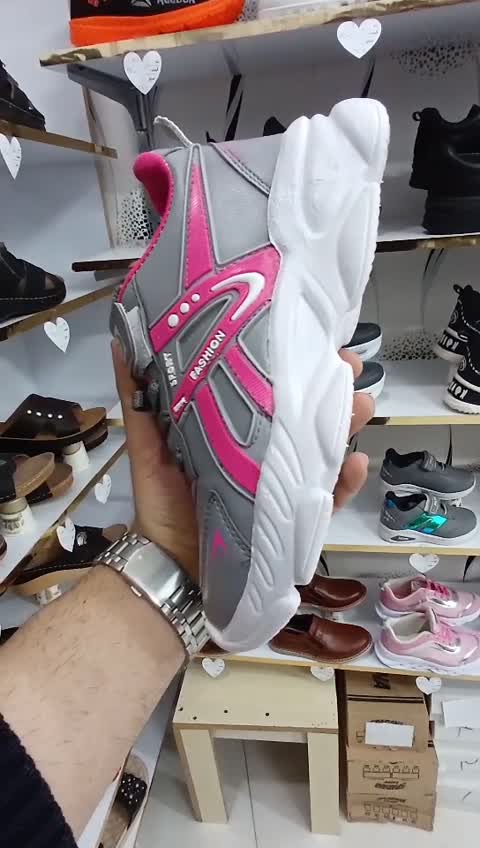 کتانی دخترانه طوسی موجود در سایز های 31 تا 35