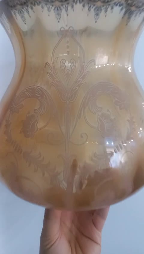 حباب لامپا عسلی طرح دار