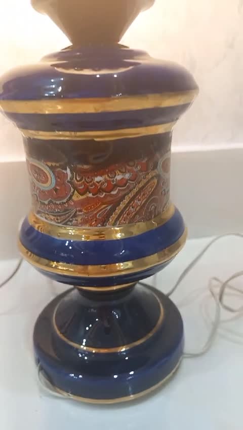 آباژور خاص وچراغ برقی قدیمی