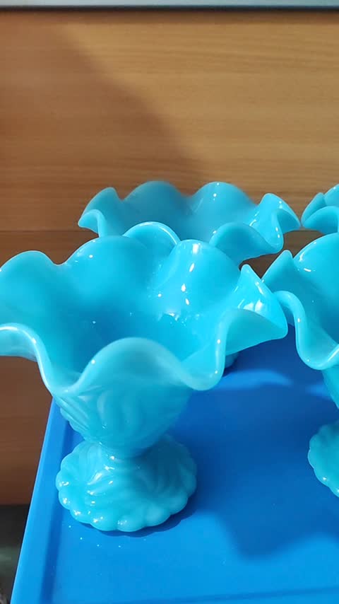 بستنی خوری فیروزه ای رنگ سنتی