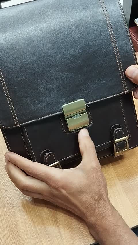 کیف چرم طبیعی رمز دار آیهان