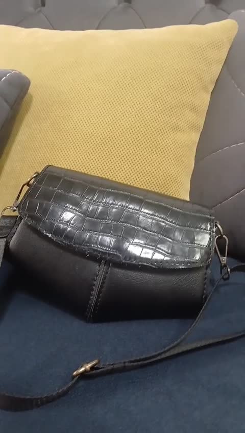 کیف رودوشی چرمی ابعاد 20در13 سانت