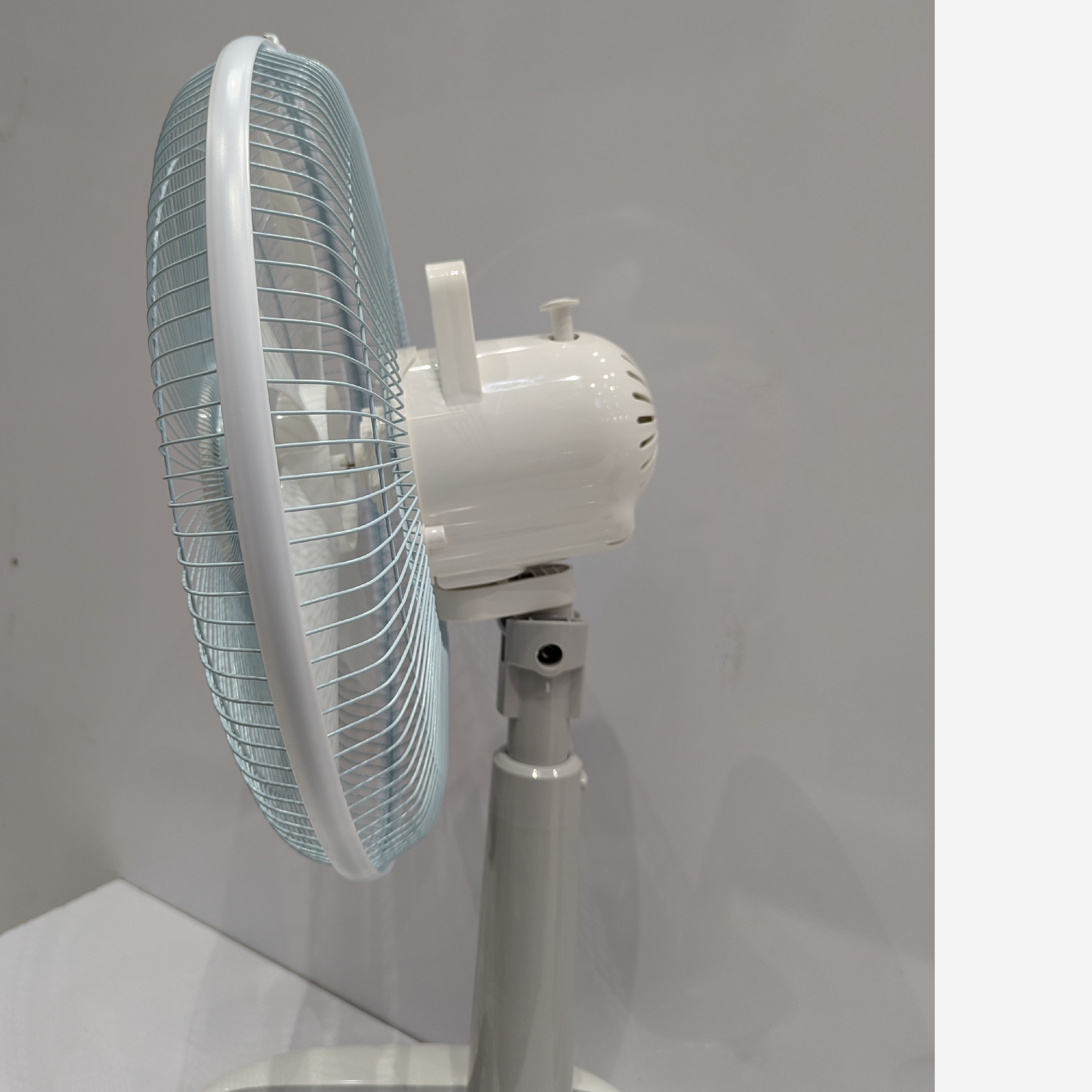 پنکه ایستاده شارژی برند دی پی DP مدل DP-F507AL