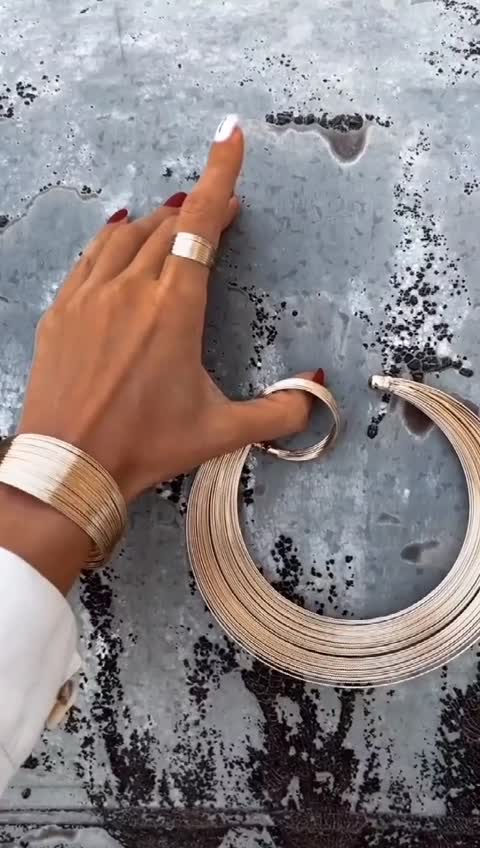 طوق گردنبند مصری بنگل دستبندزنانه گوشواره حلقه ای انگشتر طوق گردن موجود در2رنگ طلایی و سیلور