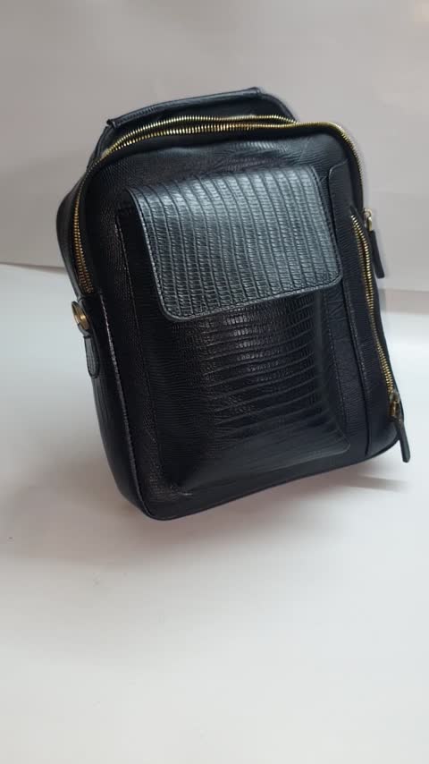 کیف اسپرت دوشی چرم طبیعی لزار کد d32