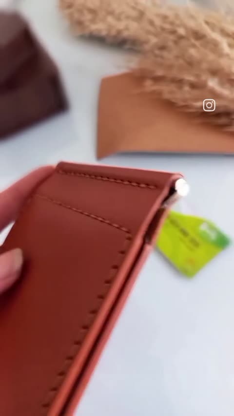 کیف پول جیبی با گیره دلارگیر چرم طبیعی 