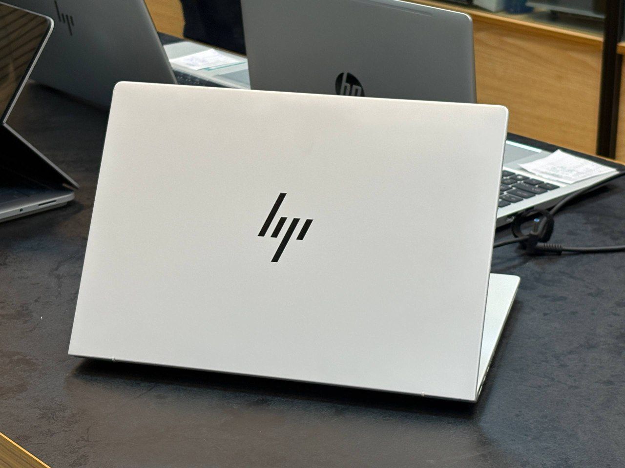 لپتاپ HP elite book 8 14 G1 A ultra7-255U 16gb ddr4 512gb ssd intel +NPU 14'1 inch FHD touch