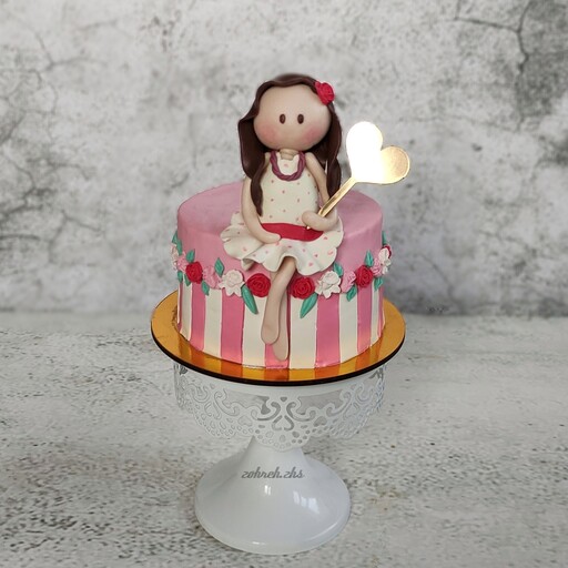 مینی کیک دختر ونه با رنگبندی دلخواه شما  مناسب برای روز دختر محصول باکیفیت خانگی بدون مواد نگهدارنده پخت روز