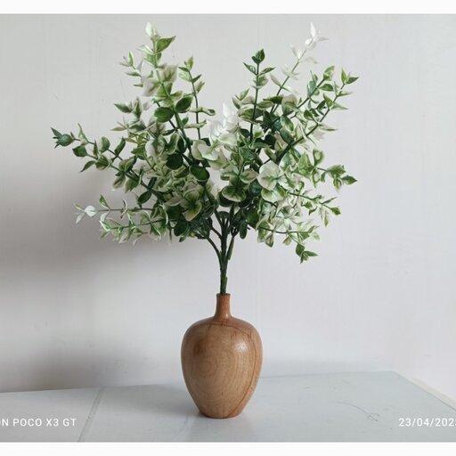 گلدان چوبی به همراه گل مصنوعی 