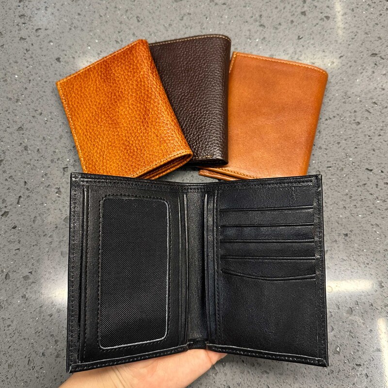 کیف جیبی مردانه چرم طبیعی برند ماه چرم