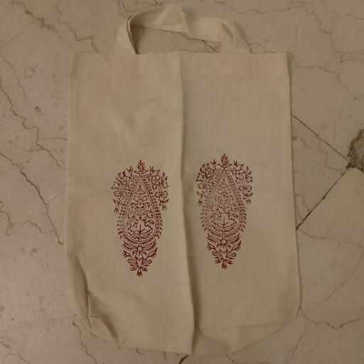ساک کیسه کیف خرید پارچه ای نان دستی سنتی دسته دار کرم قرمز سفید ابعاد 35 در 45
