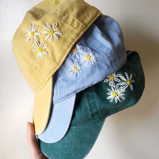 کلاه گلدوزی شده ساده و زیبا