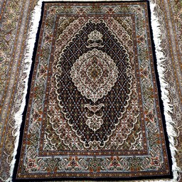 فرش دستبافت طرح ماهی کمال الملک خوی سایز یک و نیم متری پشم ایرانی 40 رج