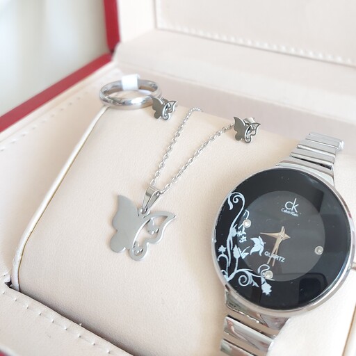 ست کامل ساعت زنانه طرح  نقره نگین دار با دستبند اصل رنگ ثابت نقره ای فری سایز 