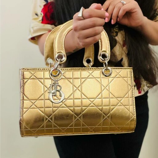 کیف بزرگ مستطیلی زنانه دیور با رنگبندی خاص و منحصر  به فرد رزگلد طلایی مشکی نقره ای