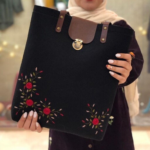 کیف دخترانه و زنانه سنتی نمدی سایز بزرگ گلدوزی شده در رنگ های مختلف 