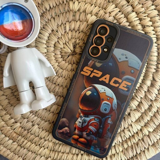 قاب گوشی موبایل مدل اسپیس فضانورد کوچولو جنس pc برای آیفون سامسونگ شیائومی